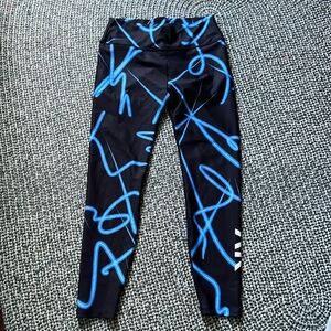 Wear it to heart (WITH) athletic leggings